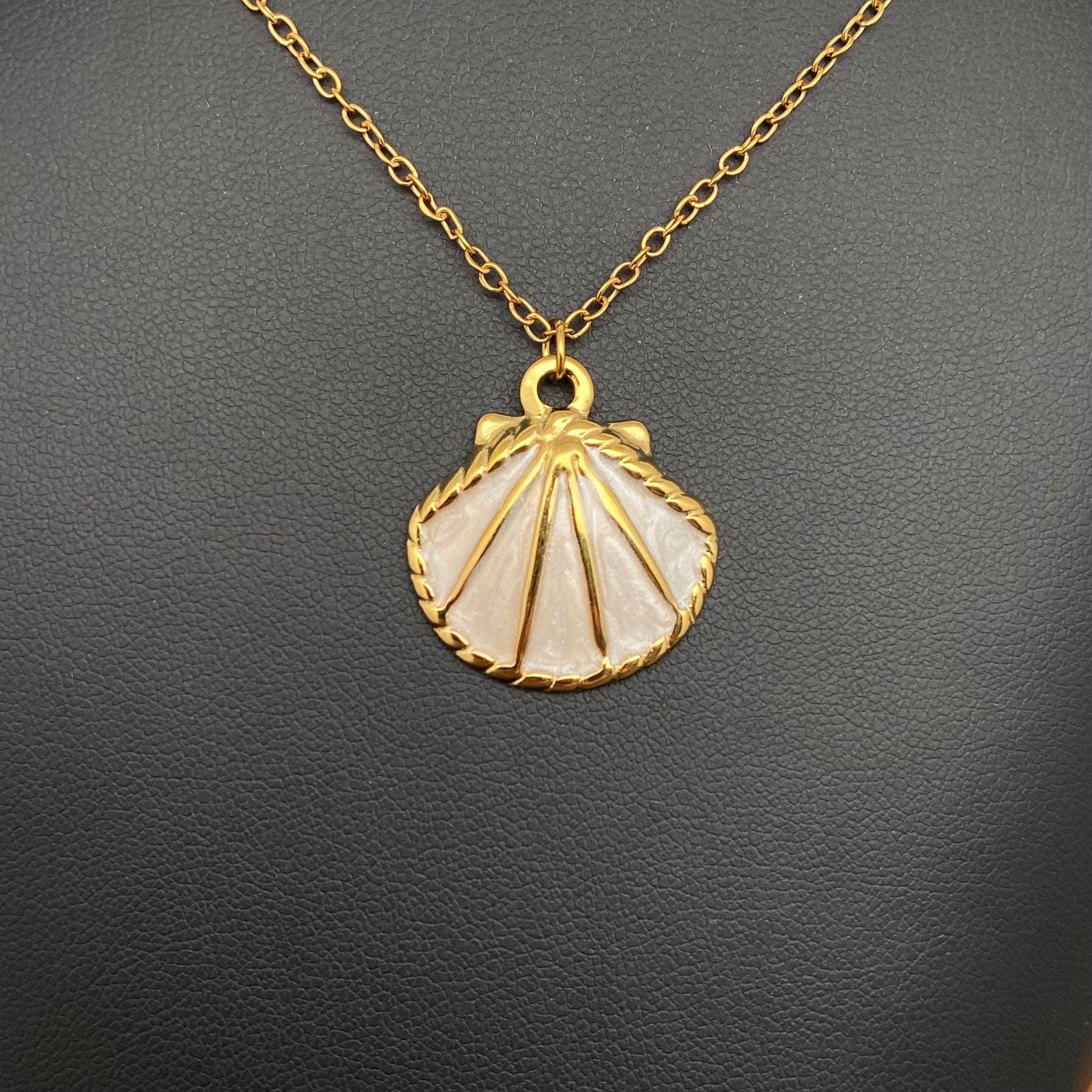 Scallop Charm Necklace